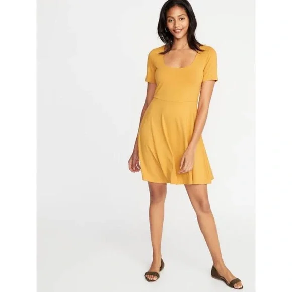 green emerald velvet dress Women Mustard Yellow & White Floral Printed Square Neck Tie-Up Front  Straight Hem Smocked Fit & Flare Midi Dress main image 0